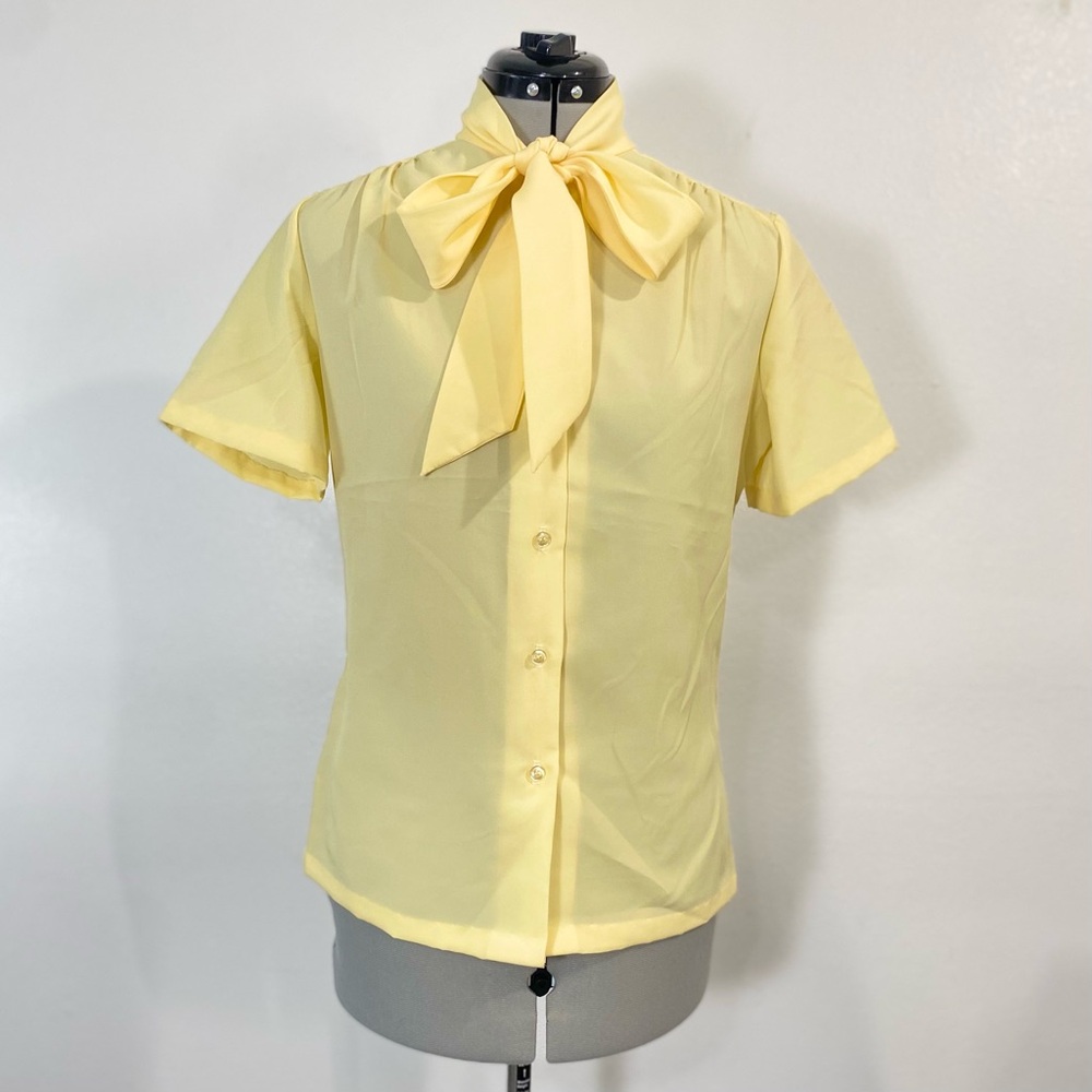 Vintage 80s NWT Tie Neck Bow Collar Buttercream Yellow 80s Pastel S/M Feminine